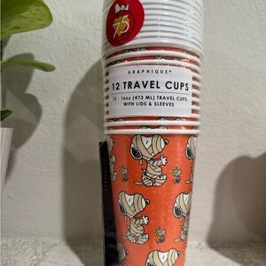 Graphique 12 Travel Cups with Lids and Sleeves